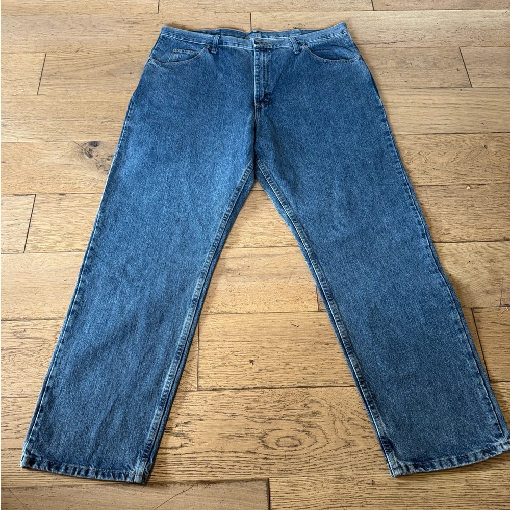 Wrangler Five Star Relaxed Fit Jeans 40x32 Medium Wash Blue 97601VR NWT (1042)
